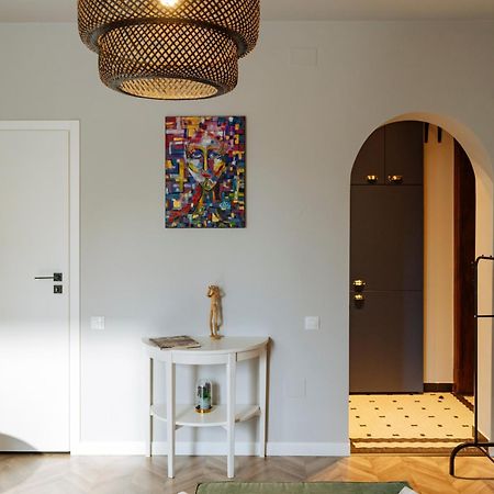 Petite Maison Sur Le Boulevard Bucharest Luaran gambar