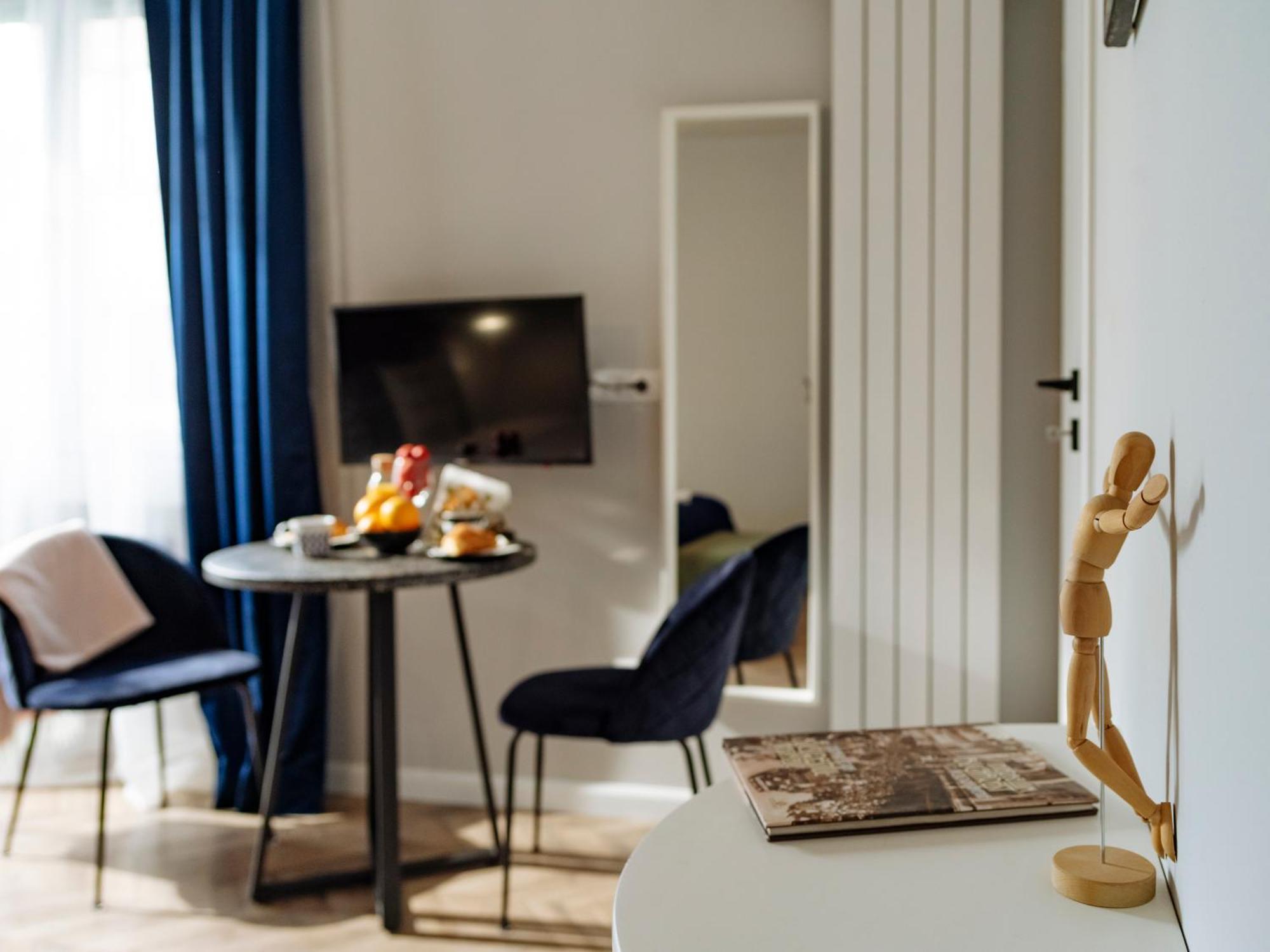 Petite Maison Sur Le Boulevard Bucharest Luaran gambar